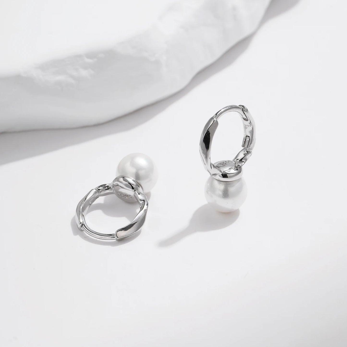 Temperament Shell Pearl Hoop Earrings: Exquisite 925 Sterling Silver Buckle Earrings